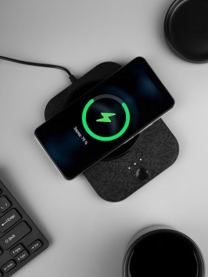 Кружка с подогревом и беспроводной зарядкой dualBase plus, черная от martvrn.ru