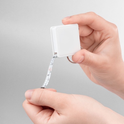 Брелок с рулеткой Square, ver.2, белый от martvrn.ru
