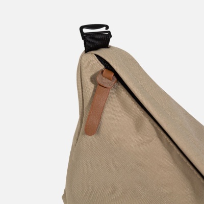 Косметичка дорожная XS01, бежевая от martvrn.ru